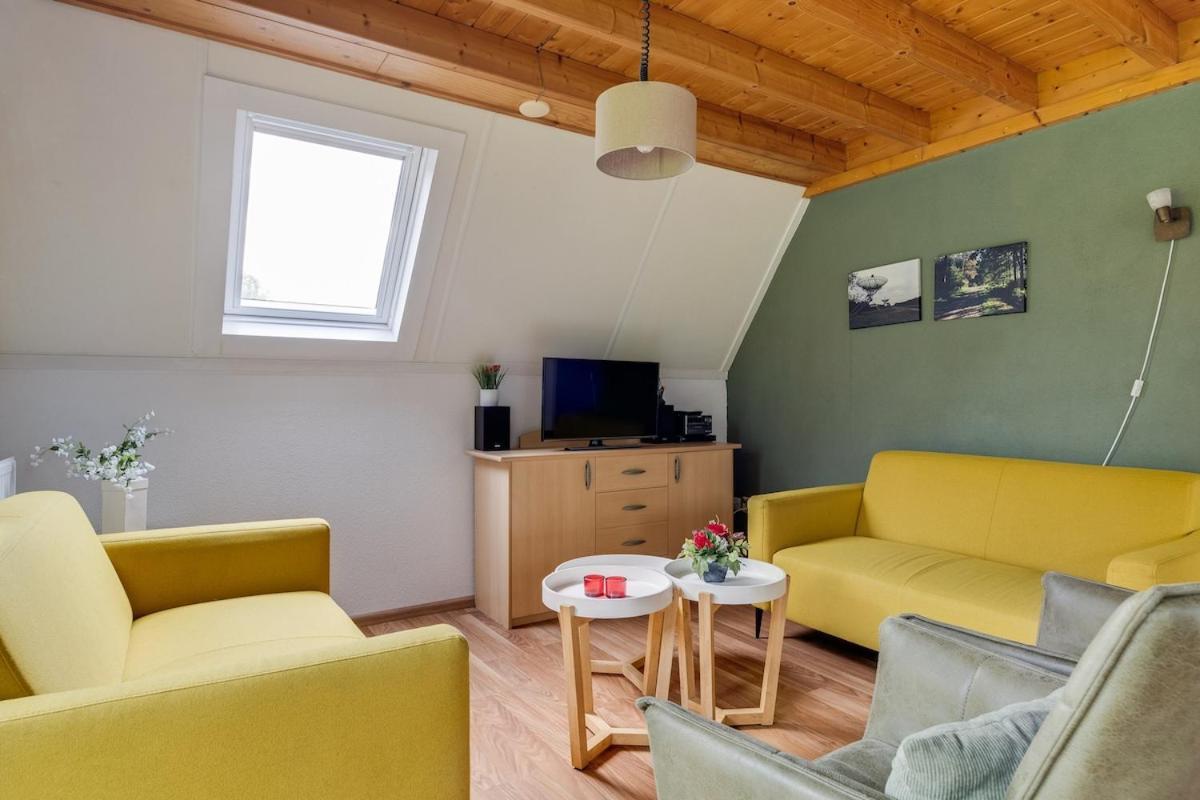 Kleine Zanglijster I Prachtig Huisje Nabij Bosrand Zwiggelte Exterior photo