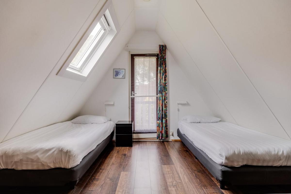 Kleine Zanglijster I Prachtig Huisje Nabij Bosrand Zwiggelte Exterior photo