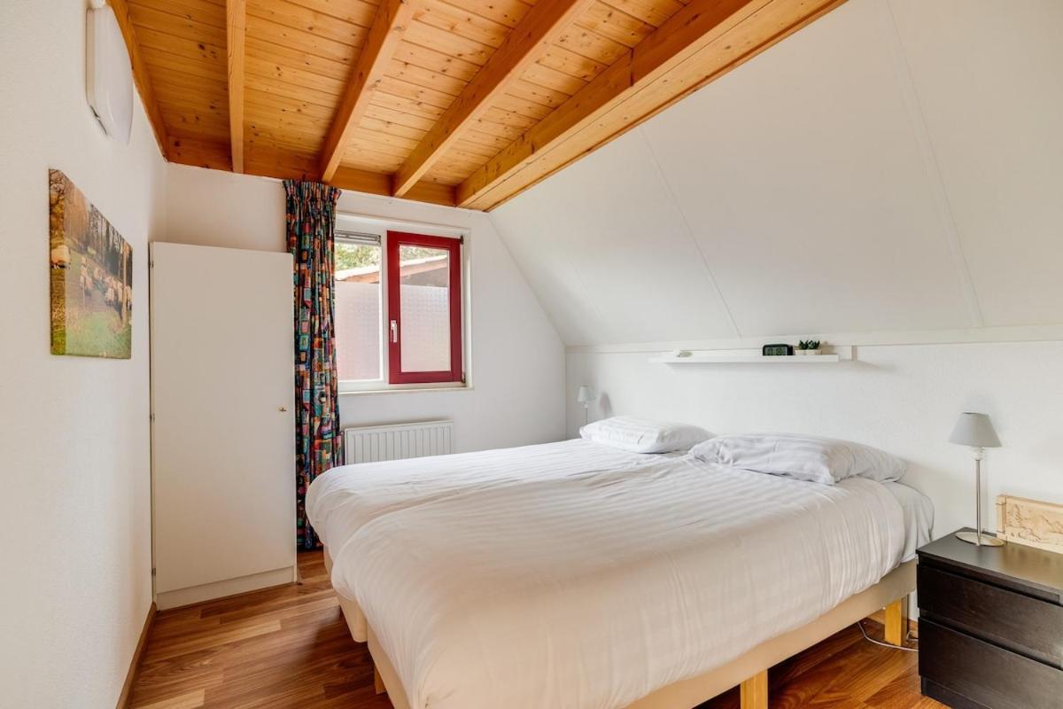 Kleine Zanglijster I Prachtig Huisje Nabij Bosrand Zwiggelte Exterior photo